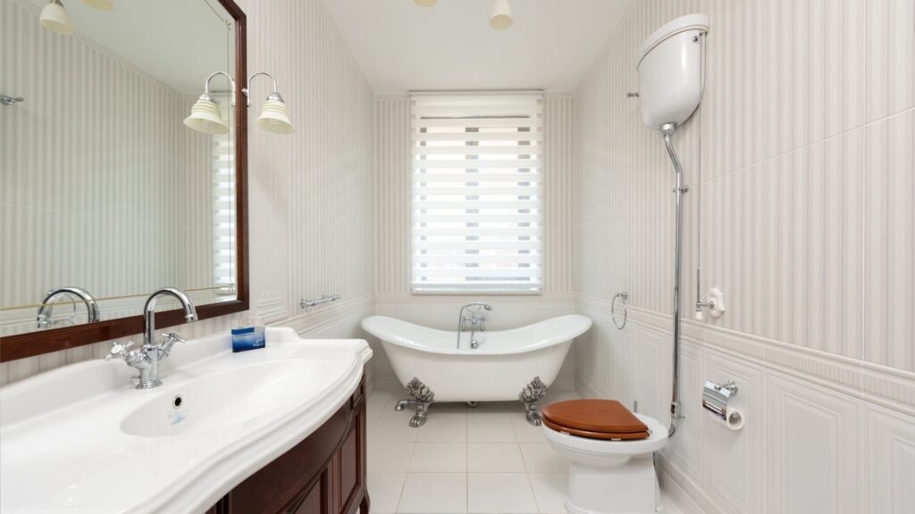 How the Toilet Tank Operates